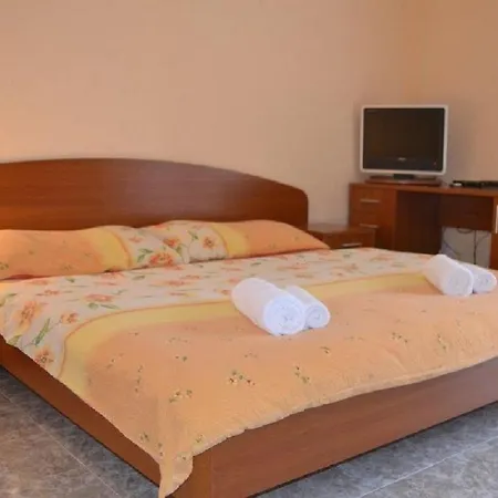 Apartments Barisic Hrvatskih Zrtava 404 Seget Vranjica Trogir Exterior foto