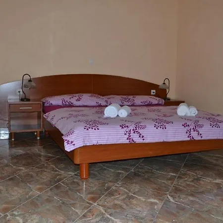 Apartments Barisic Hrvatskih Zrtava 404 Seget Vranjica Trogir Exterior foto