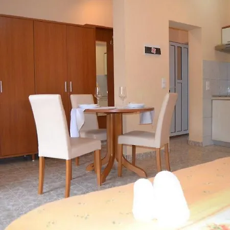 Apartments Barisic Hrvatskih Zrtava 404 Seget Vranjica Trogir Exterior foto