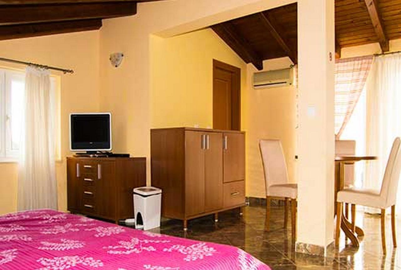 Barisic Hrvatskih Zrtava 404 Seget Vranjica Trogir
