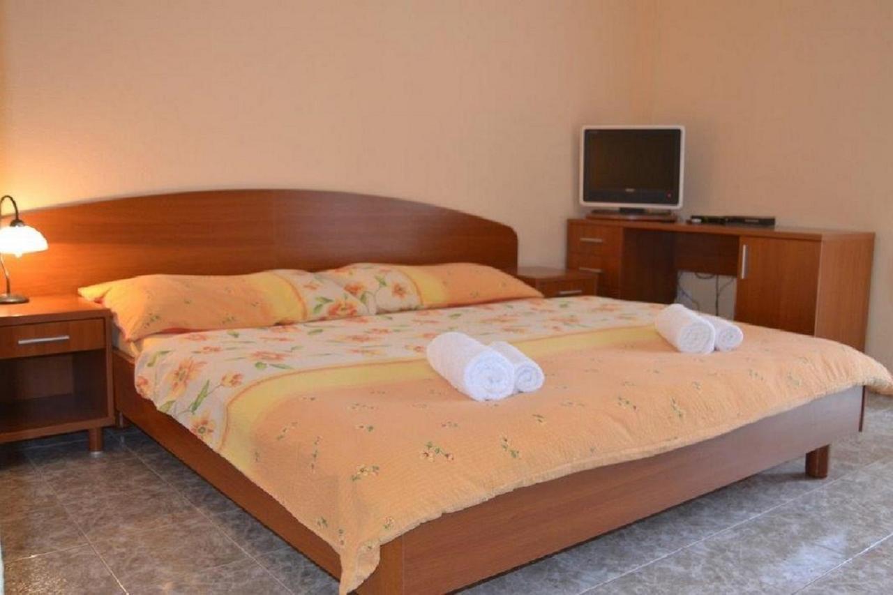 Barisic Hrvatskih Zrtava 404 Seget Vranjica * Trogir